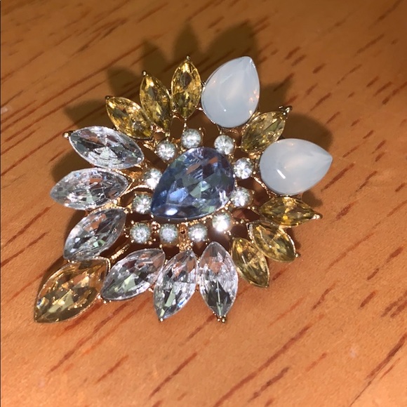 ✨ GORGEOUS RHINESTONE STUDS - Picture 3 of 4